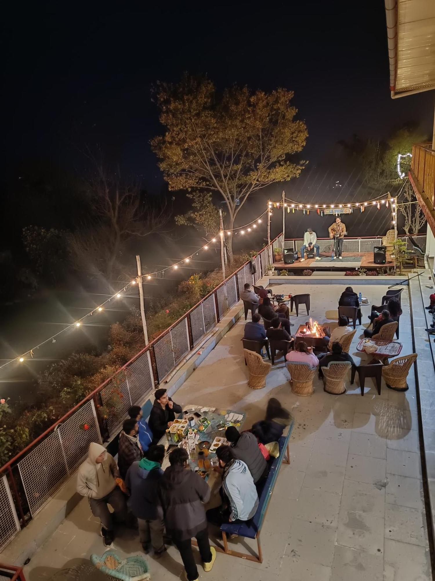 Bir Nest Hostel Exterior foto